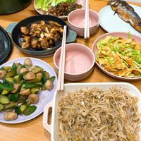 可能是麵和炒麵的圖像