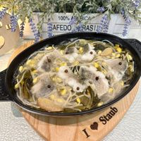 可能是‎香菇和‎顯示的文字是「 ‎100% AROBICA A3A BICA ASI! AFEDO د Staub 1‎ 」‎‎ 的圖像