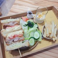 可能是總匯三明治的圖像