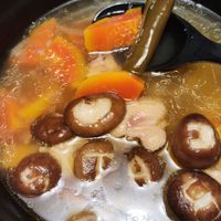 可能是粥、香菇和文字的圖像