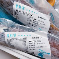 可能是‎法式長棍麵包、巴布卡麵包、炸丸子和‎顯示的文字是「‎書熊家 尚青擔底 尚 營養標示 每100公克含 底 佳 70大卡 0.8公克 界8公古 14.7公克 重機 生凍軟絲4A 4A 0.3公克 0袋克 口薬杏 ん茶 口公茶 0.823 適合票調方式 燒烤 保存期限 製造日期 501~550g 如包裝所示 熱炒 用 ٢ه 颜包質 青熊家 青熊家問經體。 尚青纖底佳 生凍軟絲4A 4 營養標示 警養標示　每100公克含量 每100公克含 70大卡 14.7公克 0.8公克 0.3公克 0毫克 重量 :501～550g 501~5 製造日期 製造日期：如包裝所示 如包裝所示 保存期限 適合慕調方式： 熱炒、川 適合票調方式：熱炒、川 川 公香 400 400毫費 燙、 燙、燒烤 重能車蜜方調寶 税社‎」‎‎ 的圖像