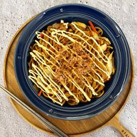 可能是義大利麵和顯示的文字是「 S ရာ STAUB STAUB 」的圖像