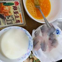 可能是粥和顯示的文字是「 B 」的圖像