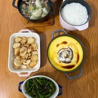 可能是水波蛋、火鍋、粥、豆腐和文字的圖像