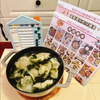 可能是豆腐、火鍋、麵和文字的圖像