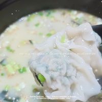可能是拉麵、粥和文字的圖像