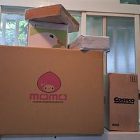 可能是顯示的文字是「 OMO 」的圖像