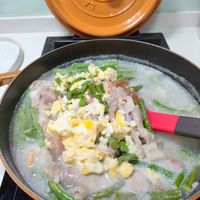 可能是豆腐、粥、水波蛋和文字的圖像
