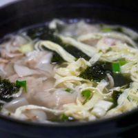 可能是豆腐和拉麵的圖像