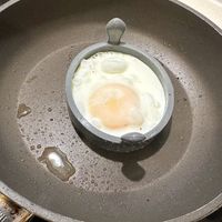 可能是水波蛋和蛋黃的圖像