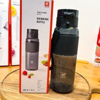 可能是咖啡機、泡茶器、研磨機和文字的圖像