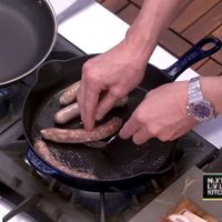 可能是顯示的文字是「 NEXT LEVL 배 L KITCHEN 」的圖像