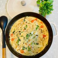 可能是豆腐和顯示的文字是「 STAUB STAUB SLA STAU 」的圖像