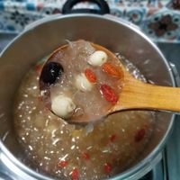 可能是粥和龍眼的圖像