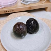可能是甜點和顯示的文字是「 stauh 」的圖像