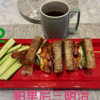 可能是黑麥麵包和文字的圖像