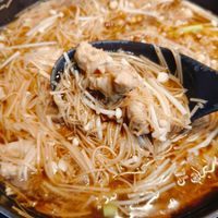 可能是拉麵、麵和火鍋的圖像