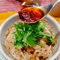 可能是粥、麵和拉麵的圖像