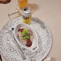 可能是啤酒、豆腐、火鍋和顯示的文字是「 Bar CAF KER 楊太太廚房烘焙筆記 楊太ス」的圖像