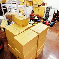 可能是帽子店和文字的圖像