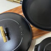 可能是鬆餅機和文字的圖像