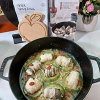 可能是豆腐、燉小牛膝和文字的圖像