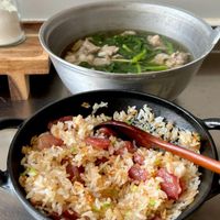 可能是麵、粥、拉麵、炒飯和豆腐的圖像