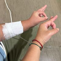 可能是 1 人和醫院的圖像