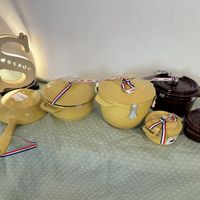 可能是餐巾環和文字的圖像