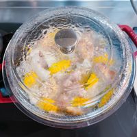可能是慢燉鍋和火鍋的圖像