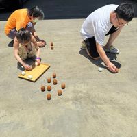 可能是 2 個人和西洋棋的圖像