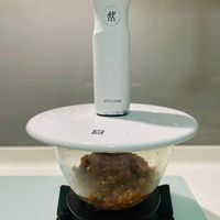 可能是‎泡茶器、研磨機和‎顯示的文字是「‎梵 لوم ZWILLING‎ 」‎‎ 的圖像