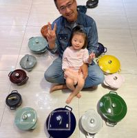 可能是 2 個人和文字的圖像