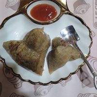 可能是半圓形餡餅和港式點心的圖像