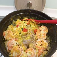 可能是豆煮玉米和蝦的圖像