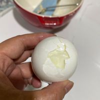 可能是水波蛋和蛋黃的圖像