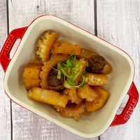 可能是香菇、豆腐和燉小牛膝的圖像