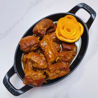 可能是豆腐和燉小牛膝的圖像