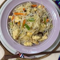 可能是麵、炒麵、拉麵和義大利麵的圖像