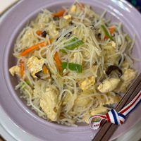 可能是豆腐、麵、炒麵、拉麵和義大利麵的圖像