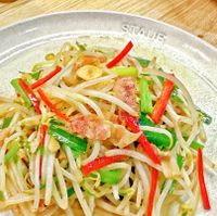 可能是炒麵、義大利麵、麵和拉麵的圖像