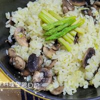 可能是香菇和炒飯的圖像