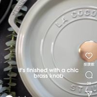 可能是顯示的文字是「 18:52 96 連續短片 STACE COCO LA 按讚數 it's finished with α chic brass knob 高量 staub staub_usa Tchaikovsky TchaikovskyQuarte Quarte Green fans, raise your hand staub_japan和另外5人都在追蹤 This ၂ 留言...... コ...··… 」的圖像
