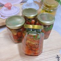 可能是鯷魚和文字的圖像