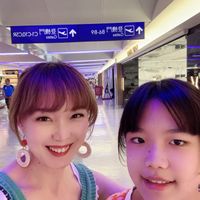 可能是 2 個人和文字的圖像