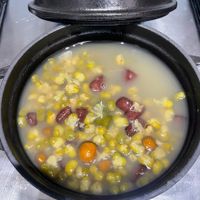 可能是豆煮玉米的圖像