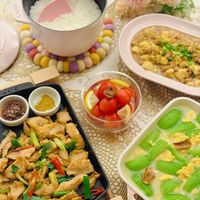 可能是炒麵、粥、豆腐和文字的圖像