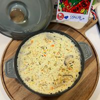 可能是牧羊人派、西班牙大鍋飯和文字的圖像