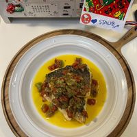 可能是顯示的文字是「 staub -0p STAUB * S 」的圖像
