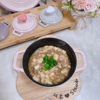 可能是豆腐、火鍋和文字的圖像